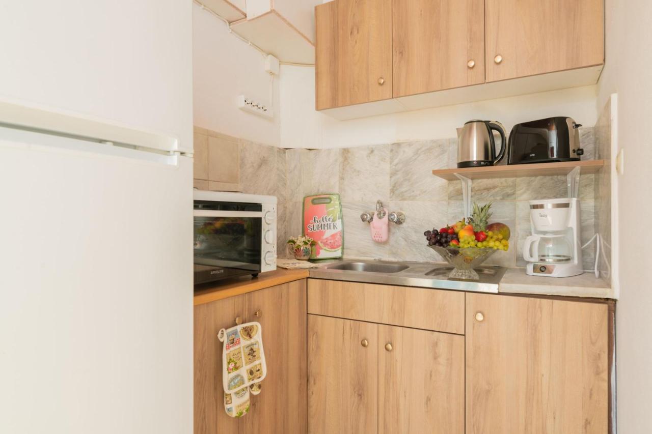 Agnadi Sea View Apartments Alikanász Kültér fotó